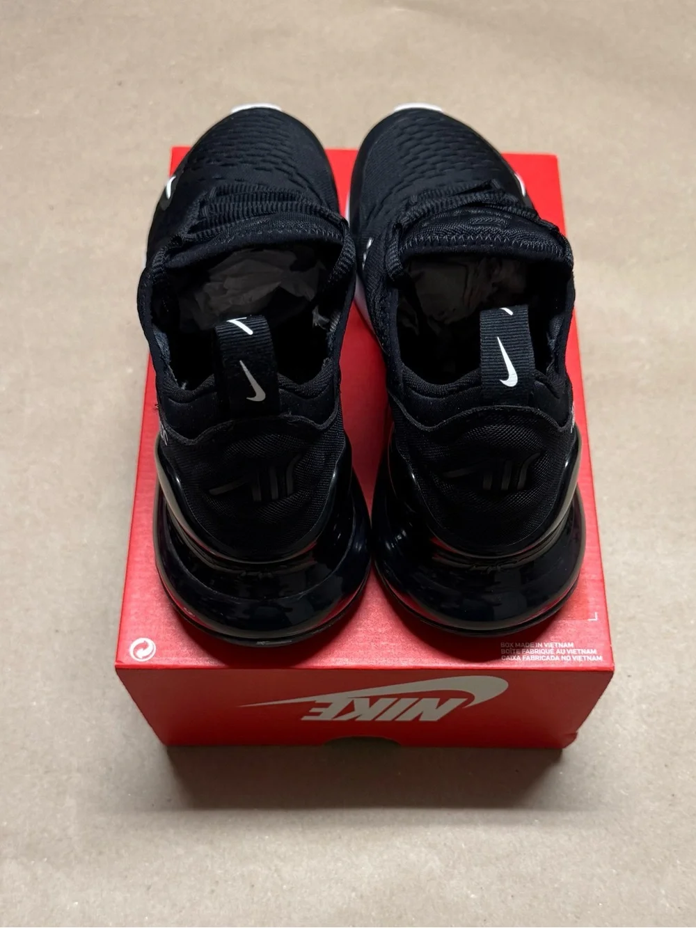 Nike Air Max 270 GS Black White size 6.5y running shoes!